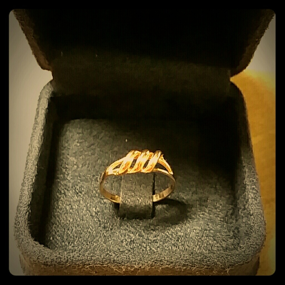 10K gold ring